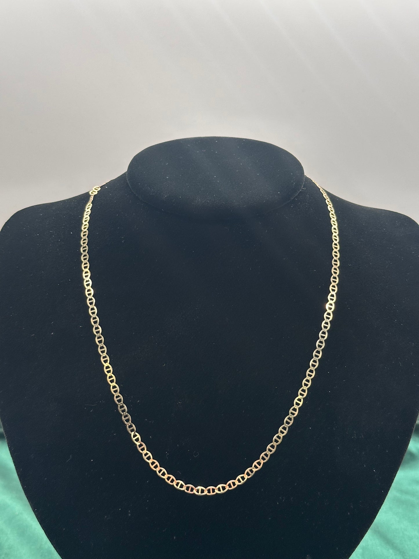 14K Yellow Gold Flat Mariner Chain Necklace
