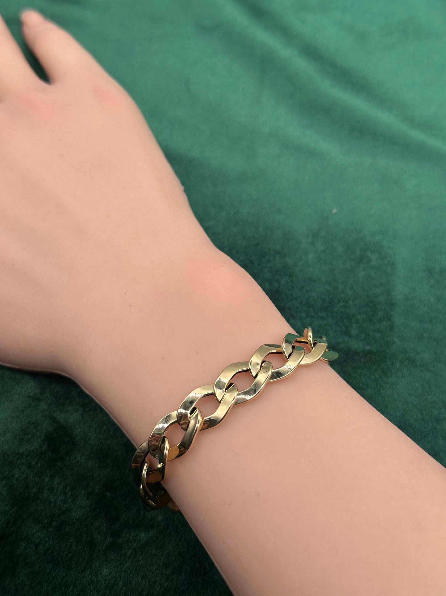 14K Gold Hollow Cuban Link Bracelet – 7.5 Inch