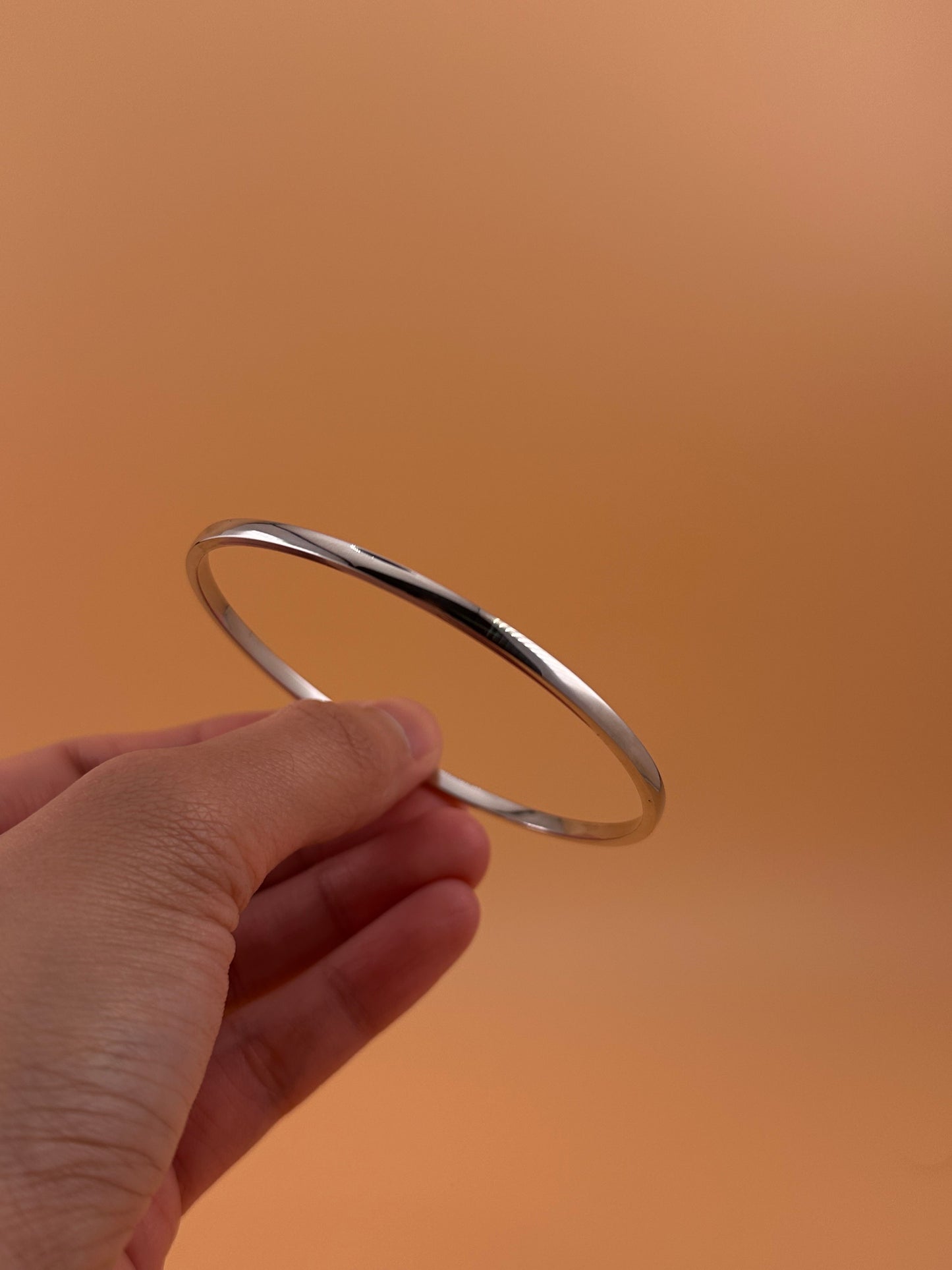 14K White Gold Hollow Bangle – 3mm