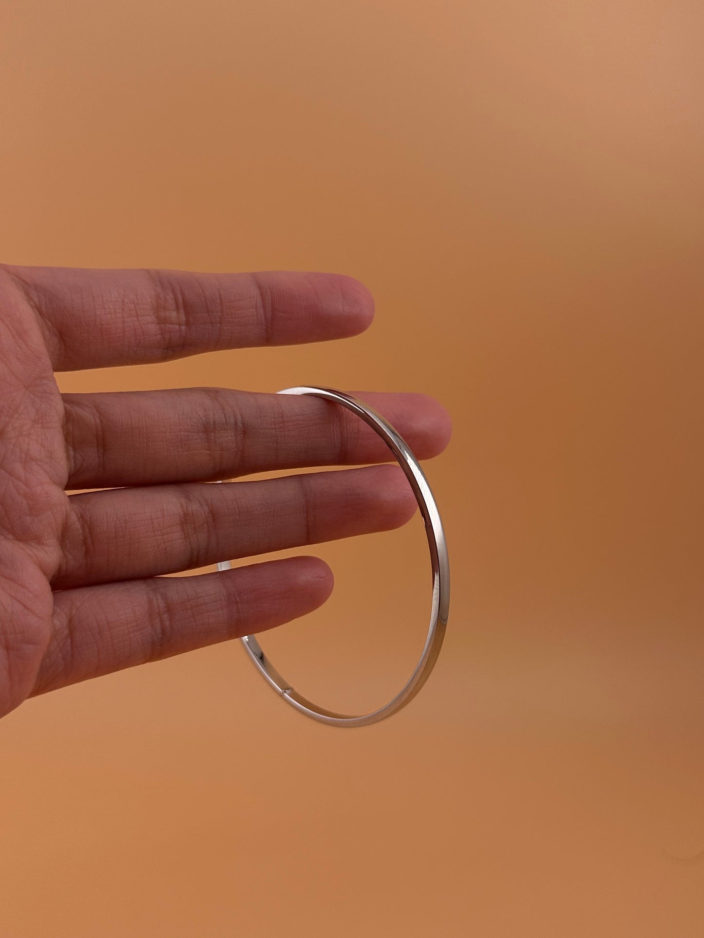 14K White Gold Hollow Bangle – 3mm