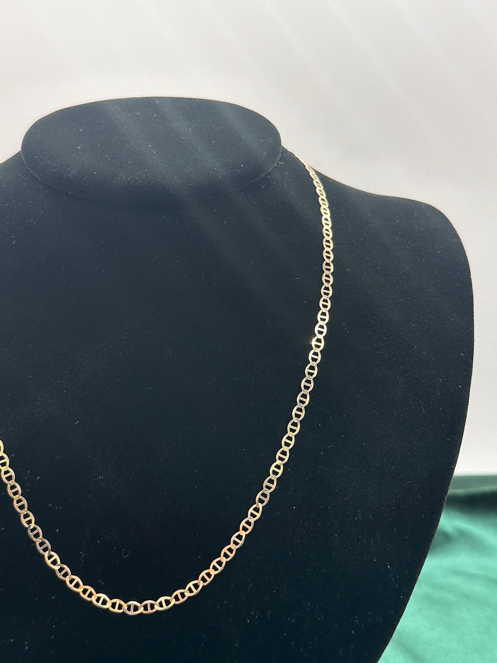 14K Yellow Gold Flat Mariner Chain Necklace