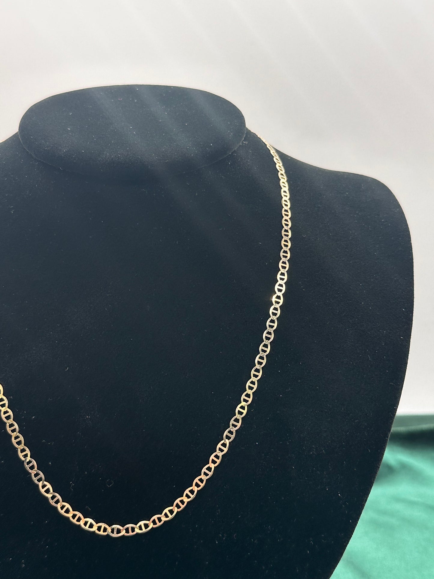 14K Yellow Gold Flat Mariner Chain Necklace