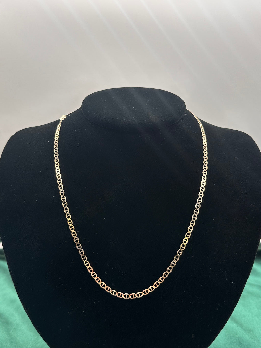 14K Yellow Gold Flat Mariner Chain Necklace
