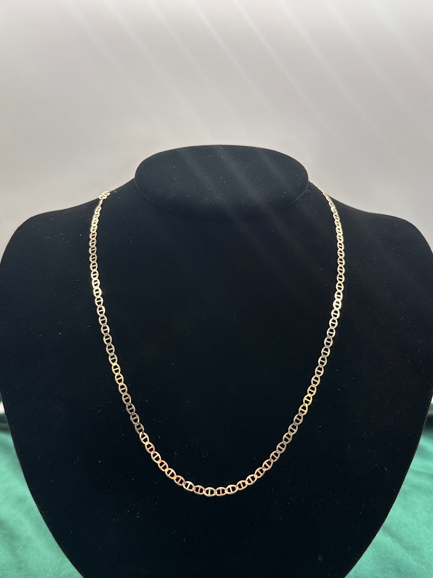 14K Yellow Gold Flat Mariner Chain Necklace