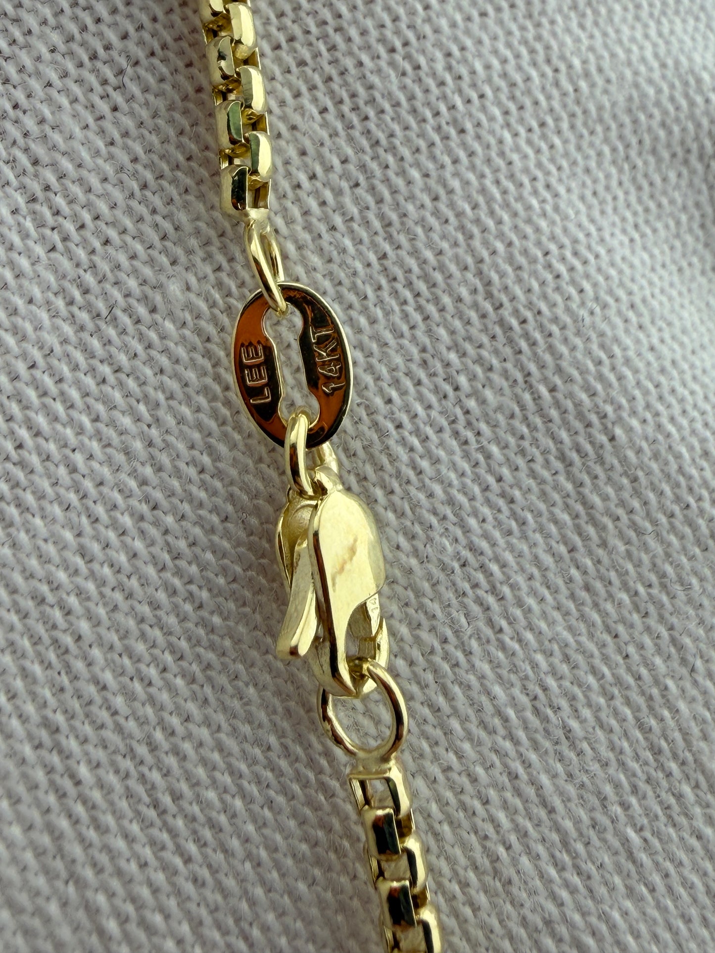 14K Yellow Gold 1.8mm Hollow Half Round Box Chain