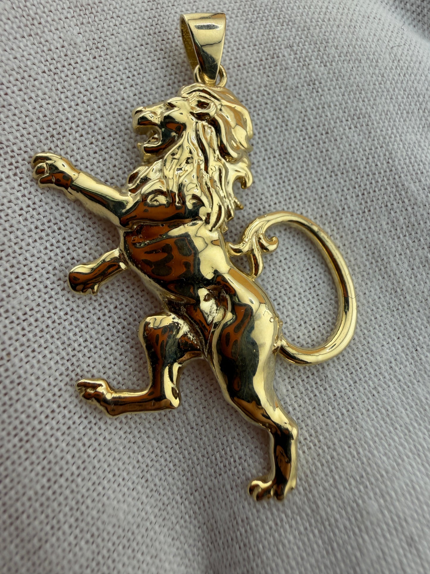 14K Yellow Gold Lion Pendant – Real Solid Gold King of the Jungle