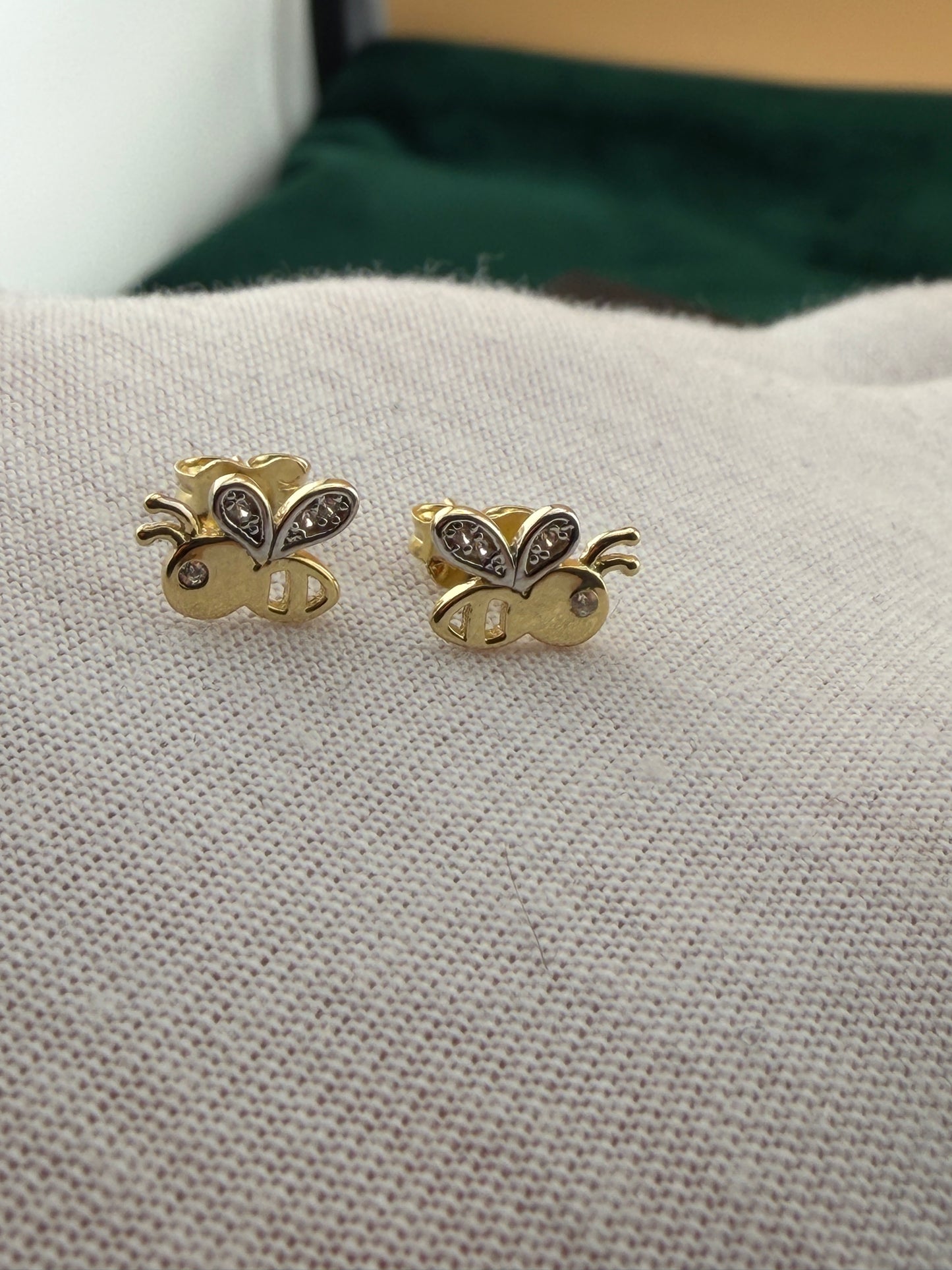 'Bee' Studs