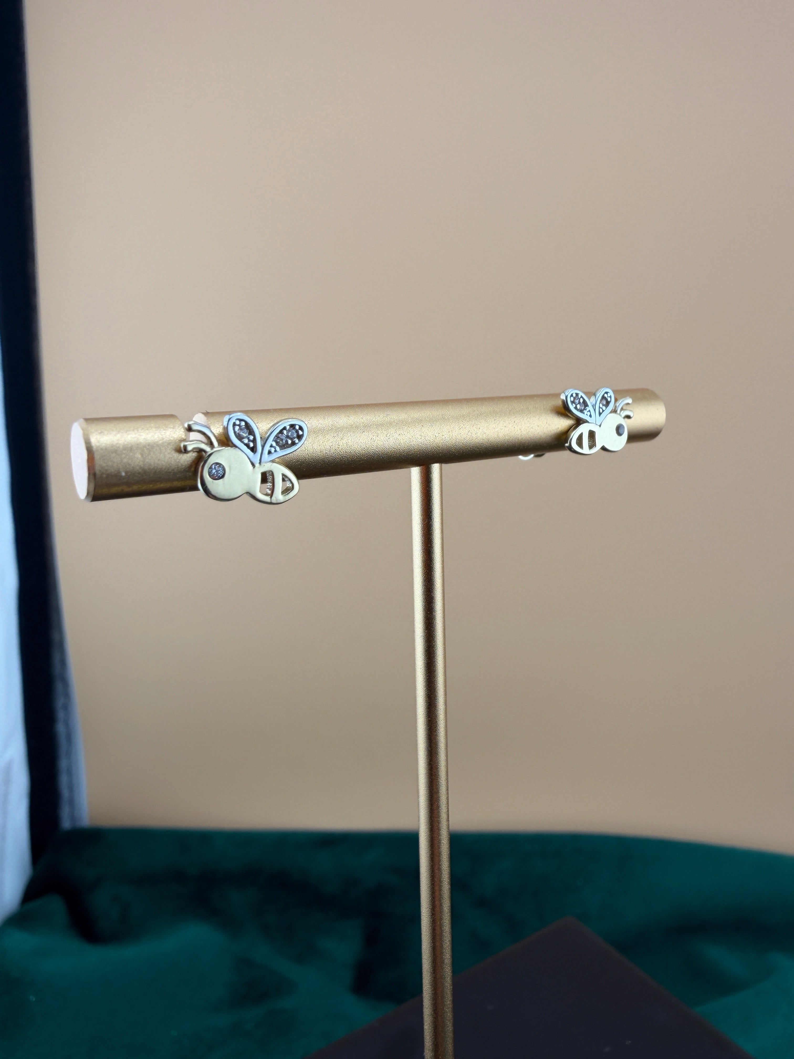 'Bee' Studs