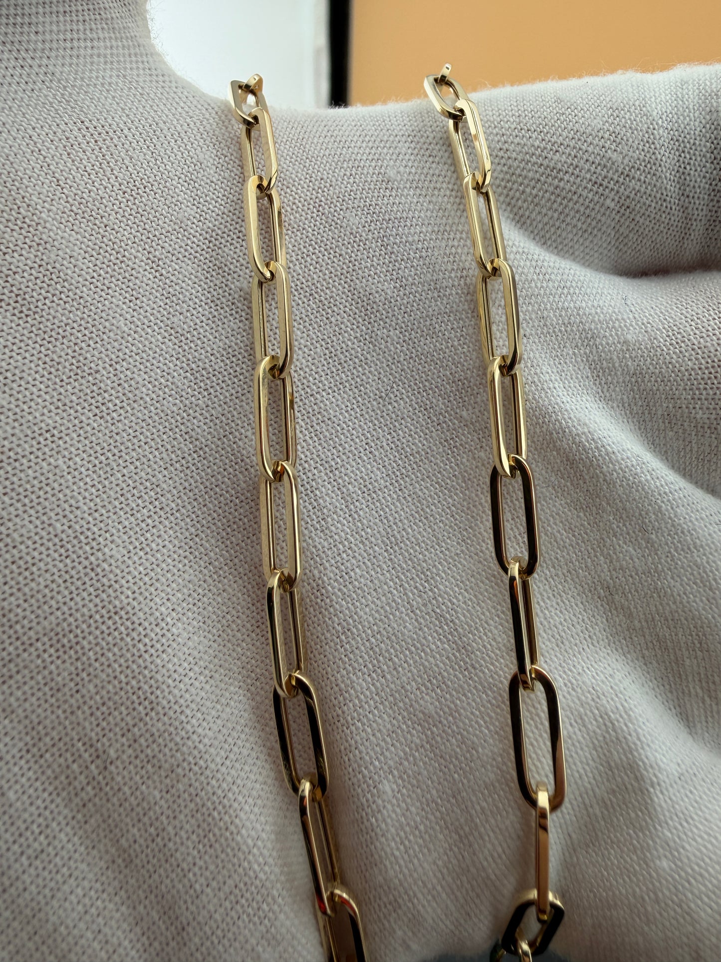 Paper-Clip Chain Necklace