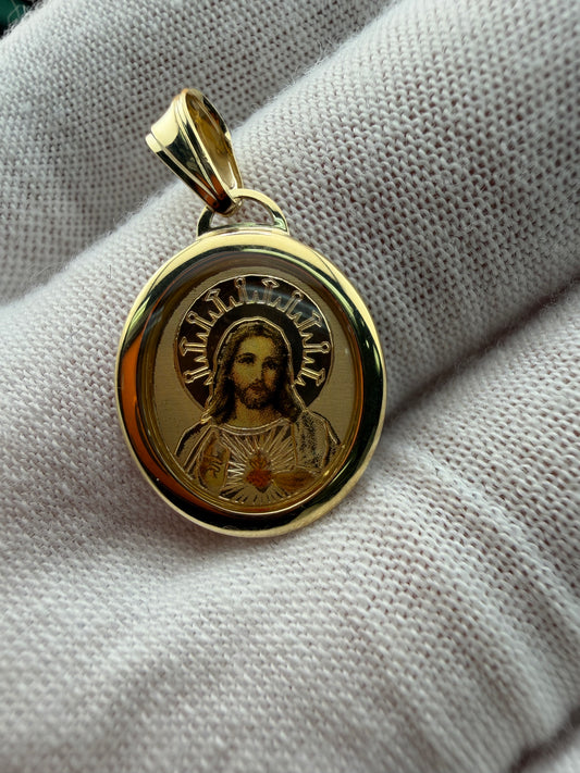 Round gold medallion Jesus Pendant