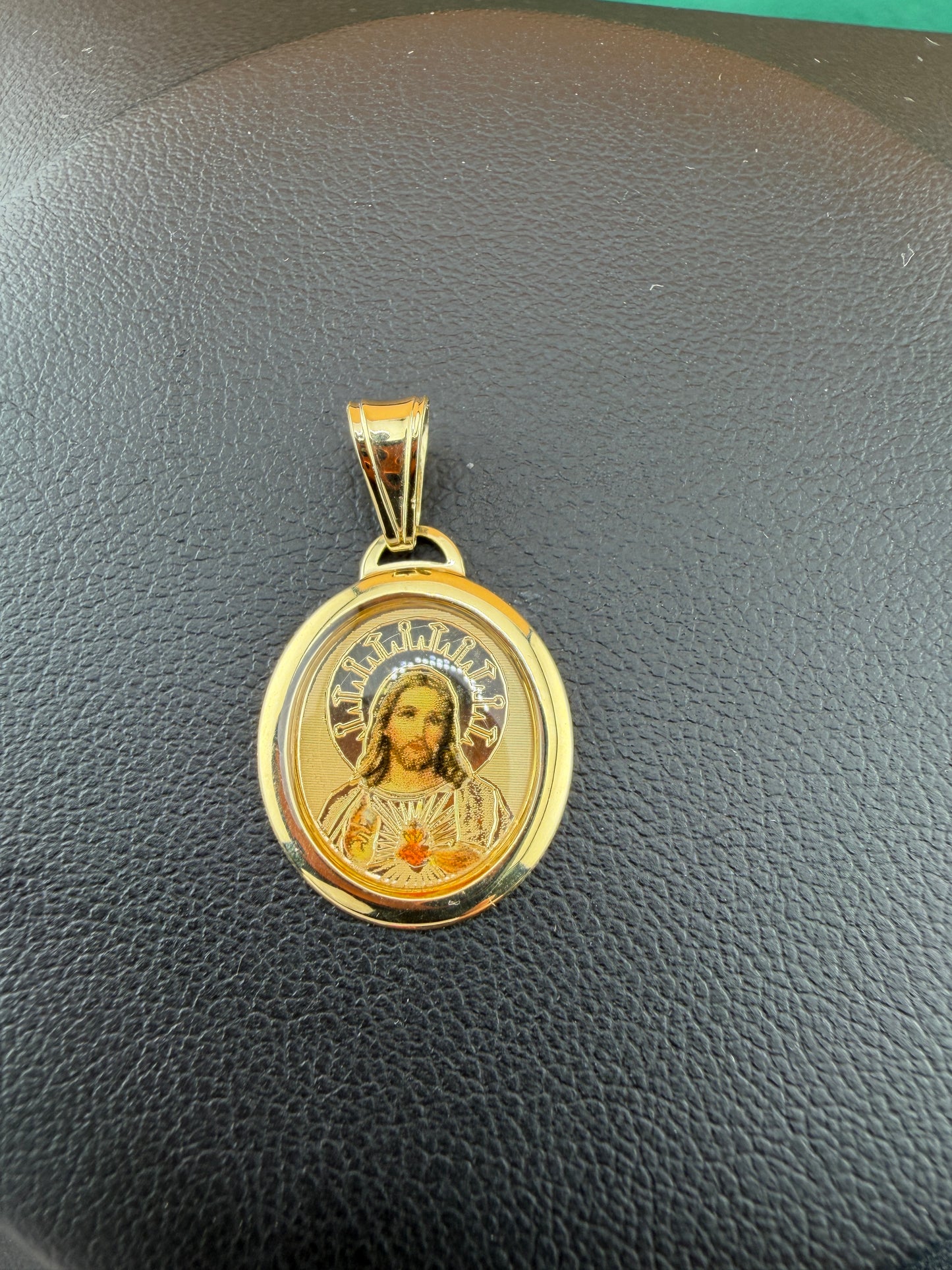 Round gold medallion Jesus Pendant