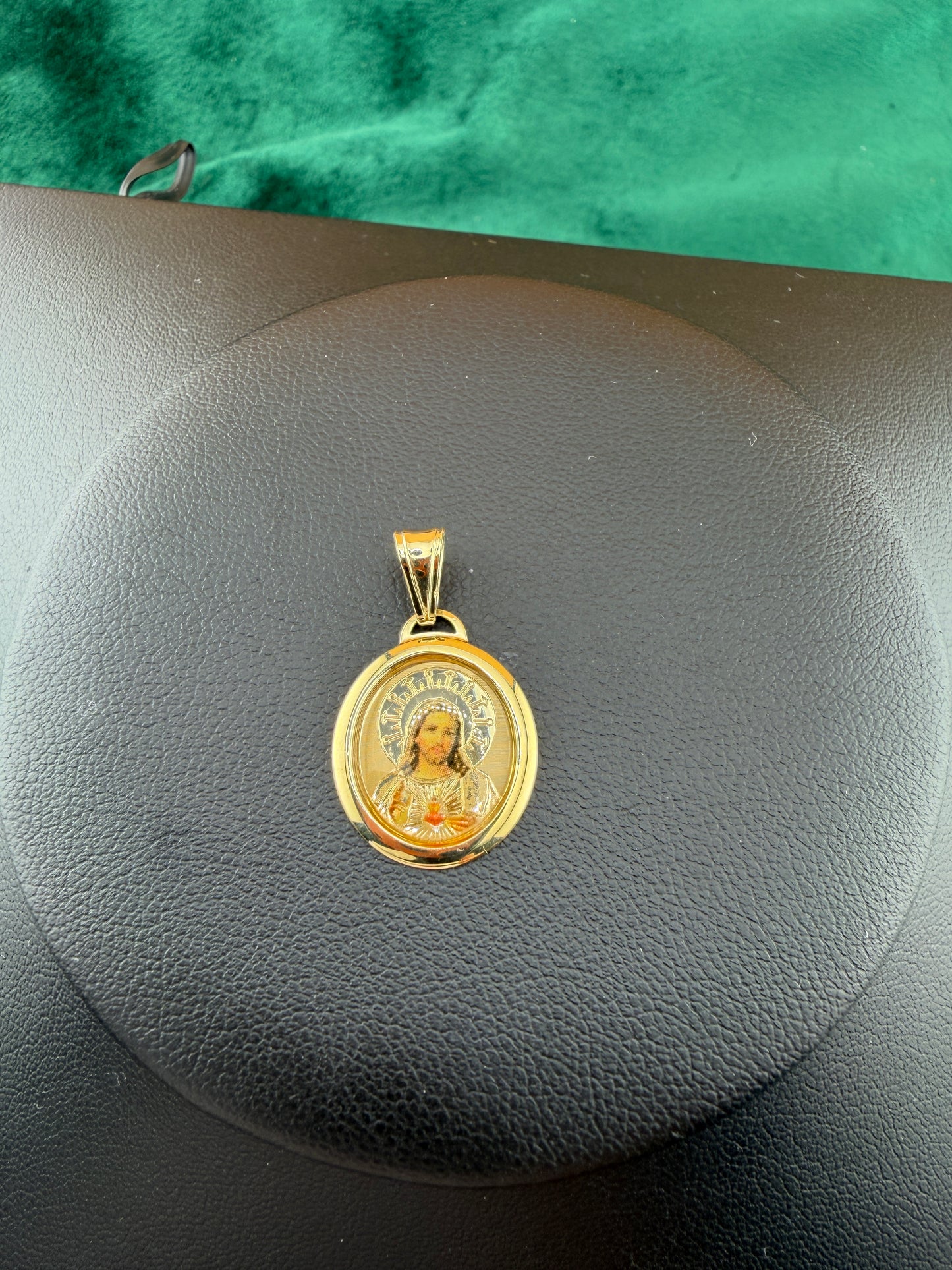 Round gold medallion Jesus Pendant
