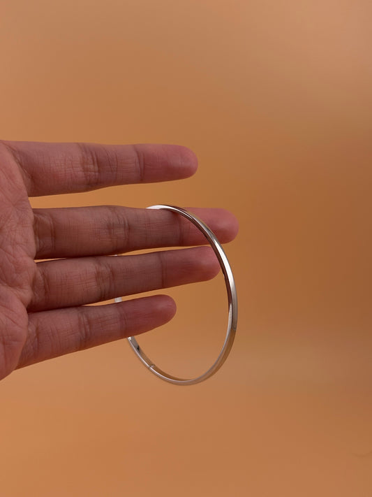 14K White Gold Hollow Bangle – 3mm