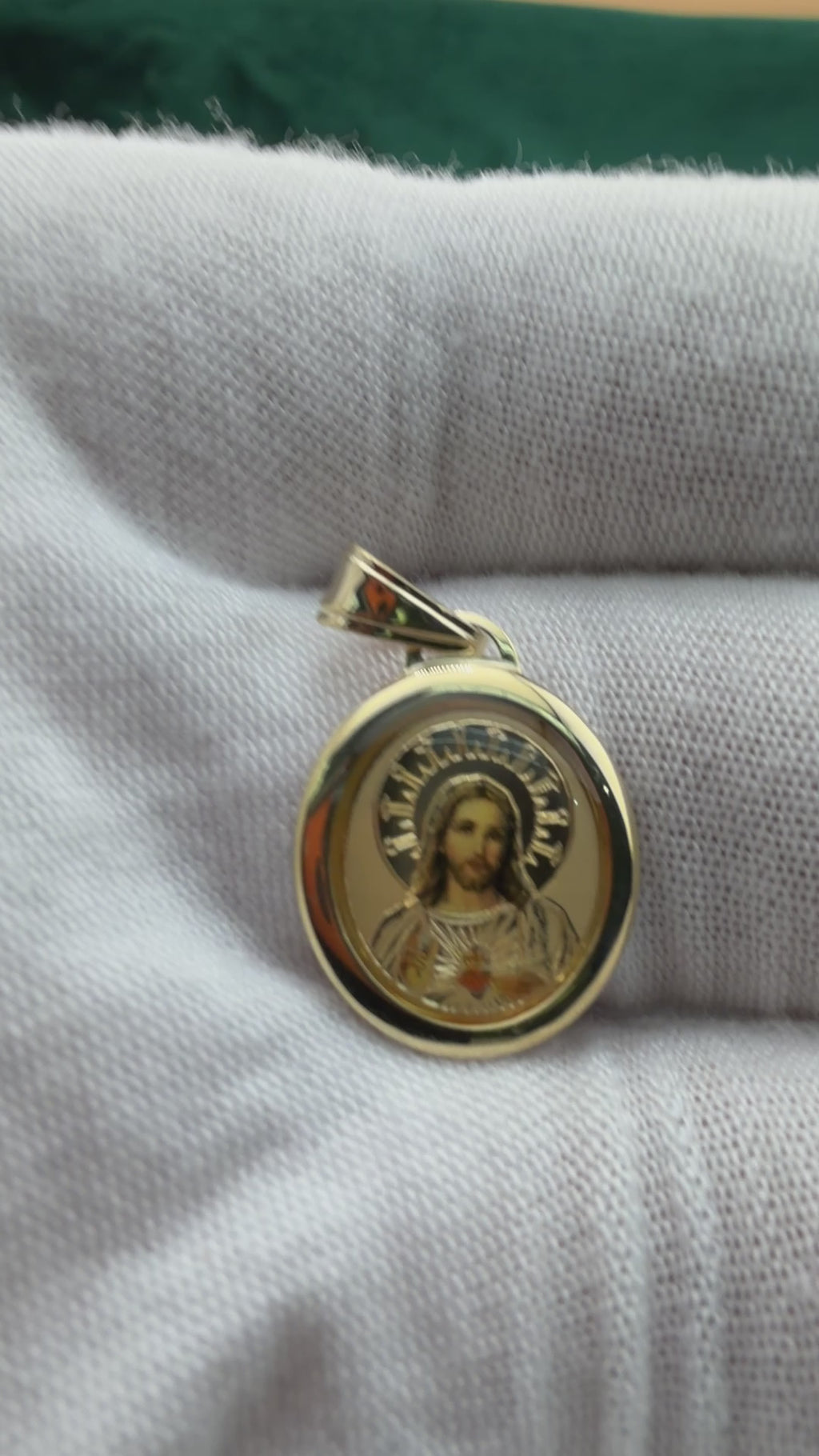 Round gold medallion Jesus Pendant